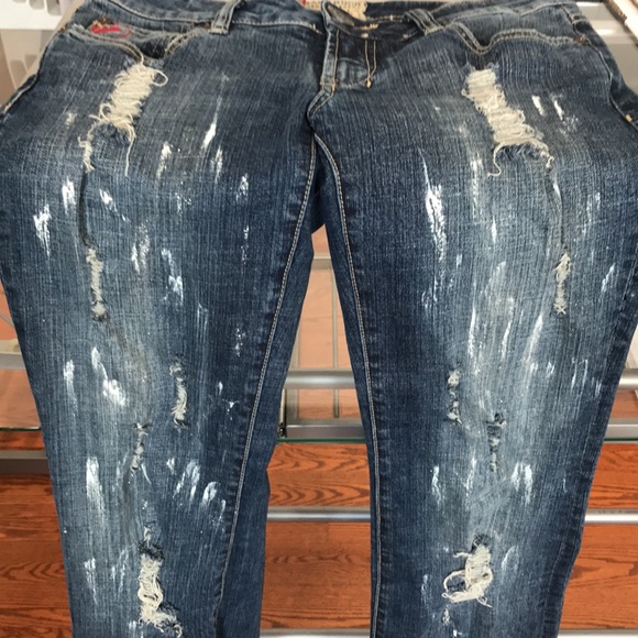 Parasuco denim legend. Distressed denim with paint/sparkle detail - Picture 8 of 16